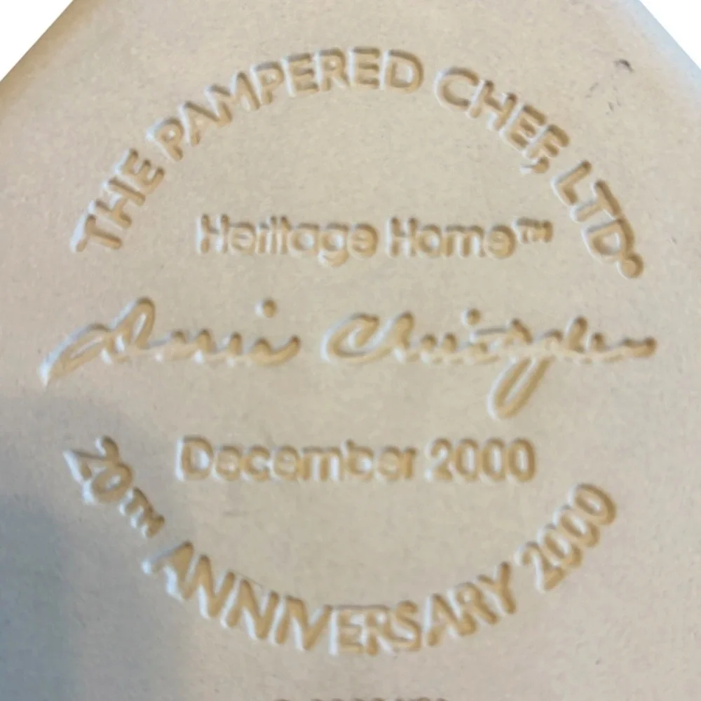 Pampered Chef Heritage Home 20th Anniversary 2000 House Cookie Mold Stoneware